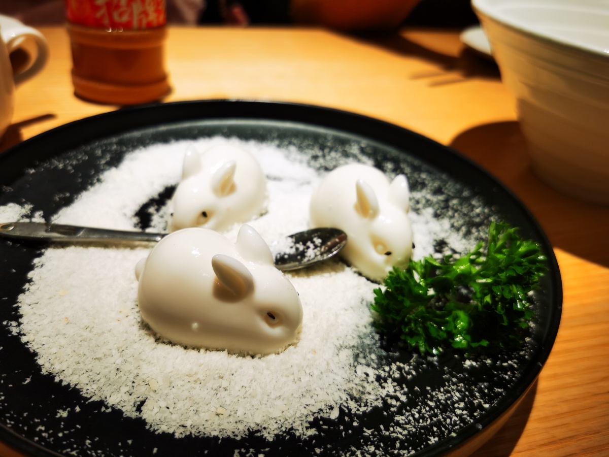 逼真奶冻小白兔