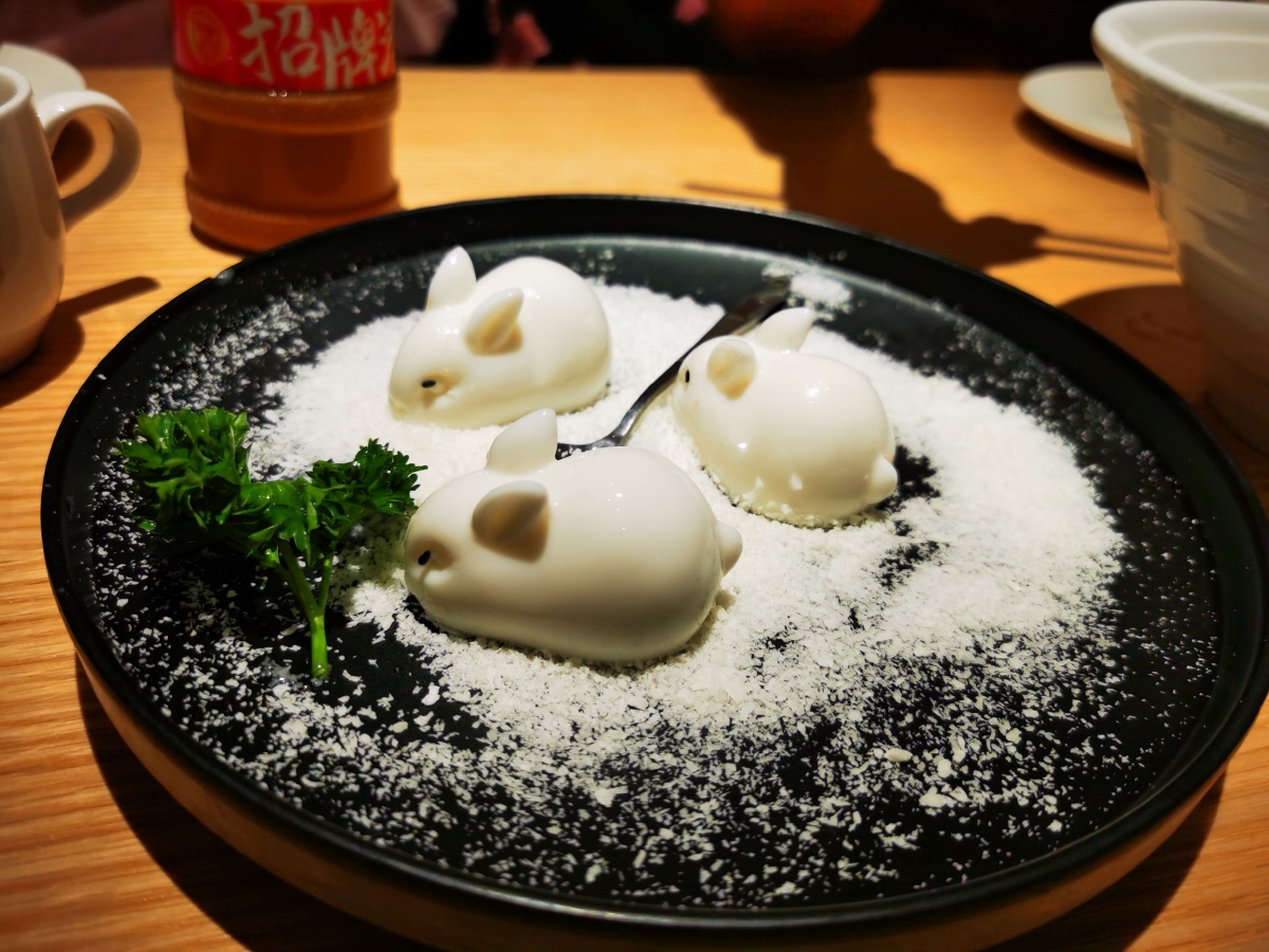 逼真奶冻小白兔