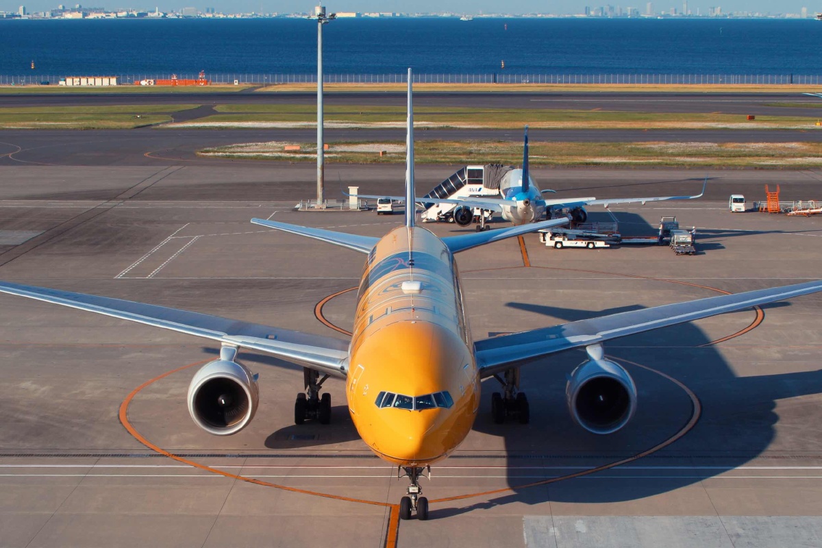 全日空波音777星球大战涂装