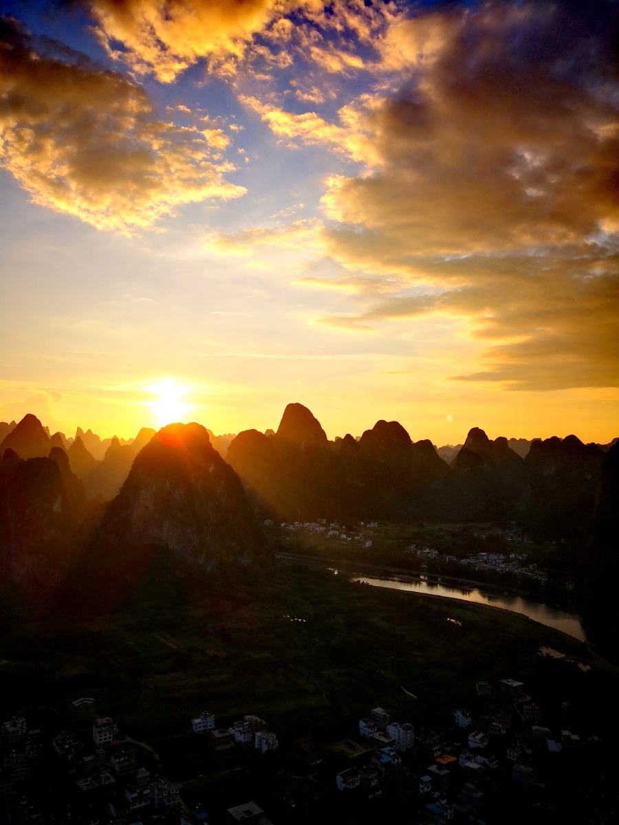 漓江兴坪老寨山落日