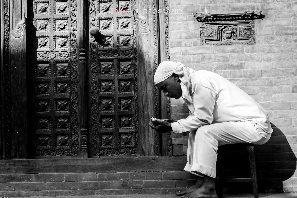 专注...（摄于Bhaktapur，Nepal）