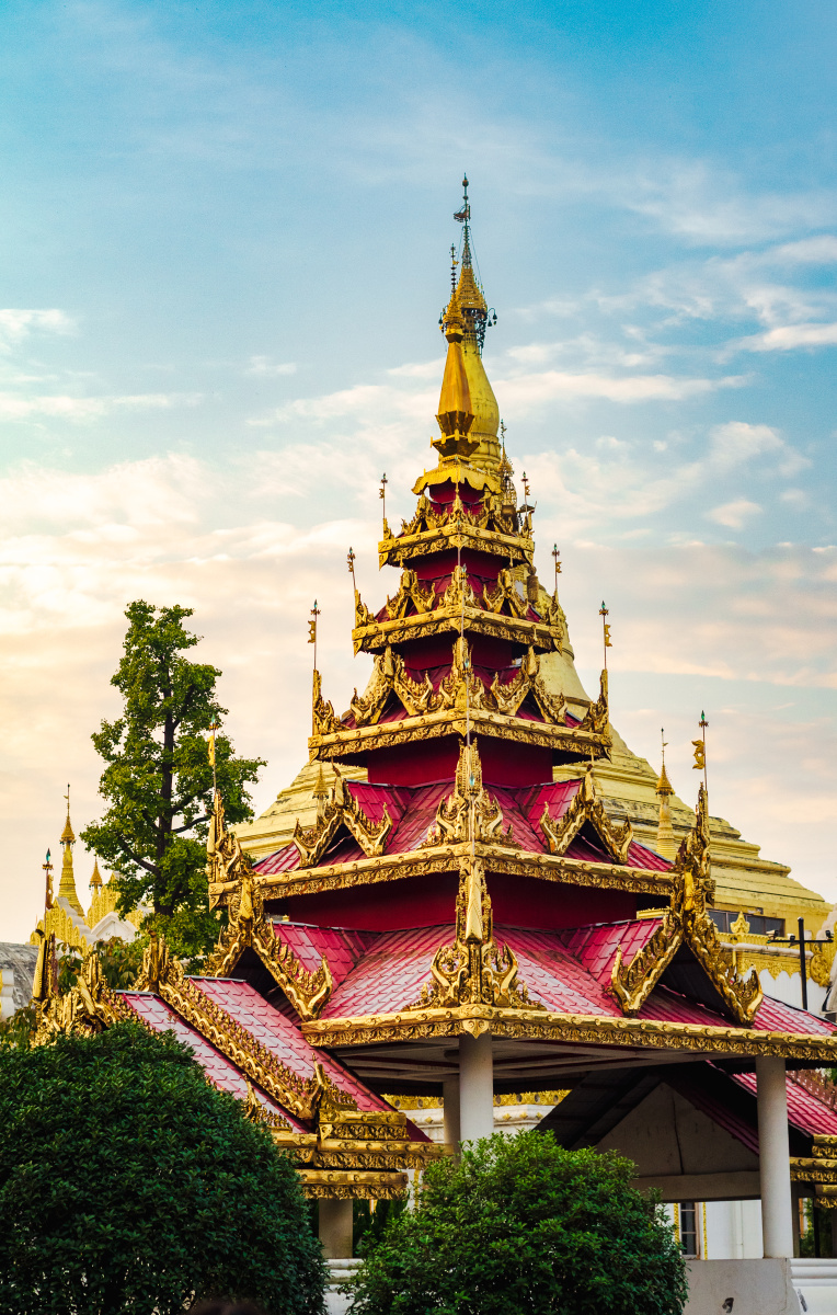洛阳白马寺的缅甸风格佛寺 - 云海路漫漫 - 图虫