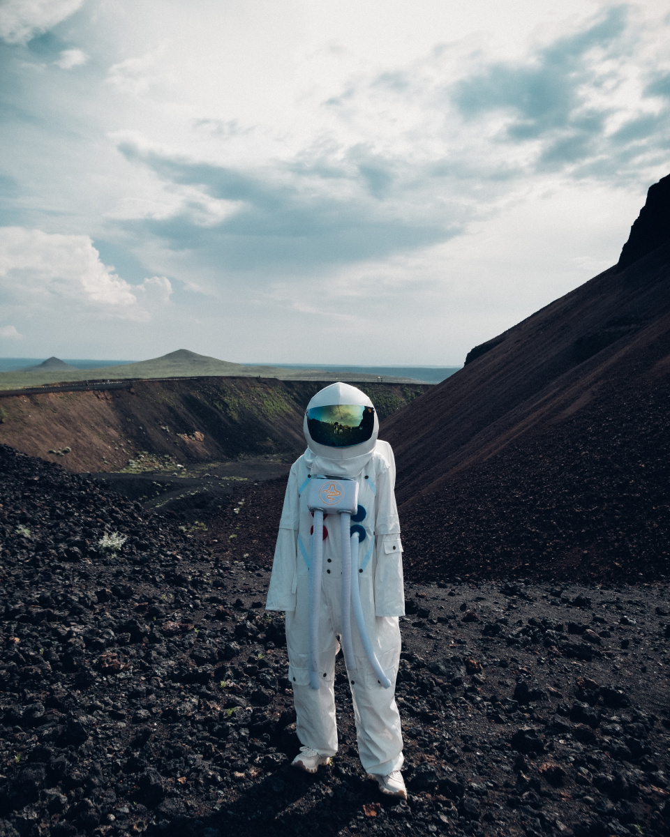 乌兰哈达火山宇航服