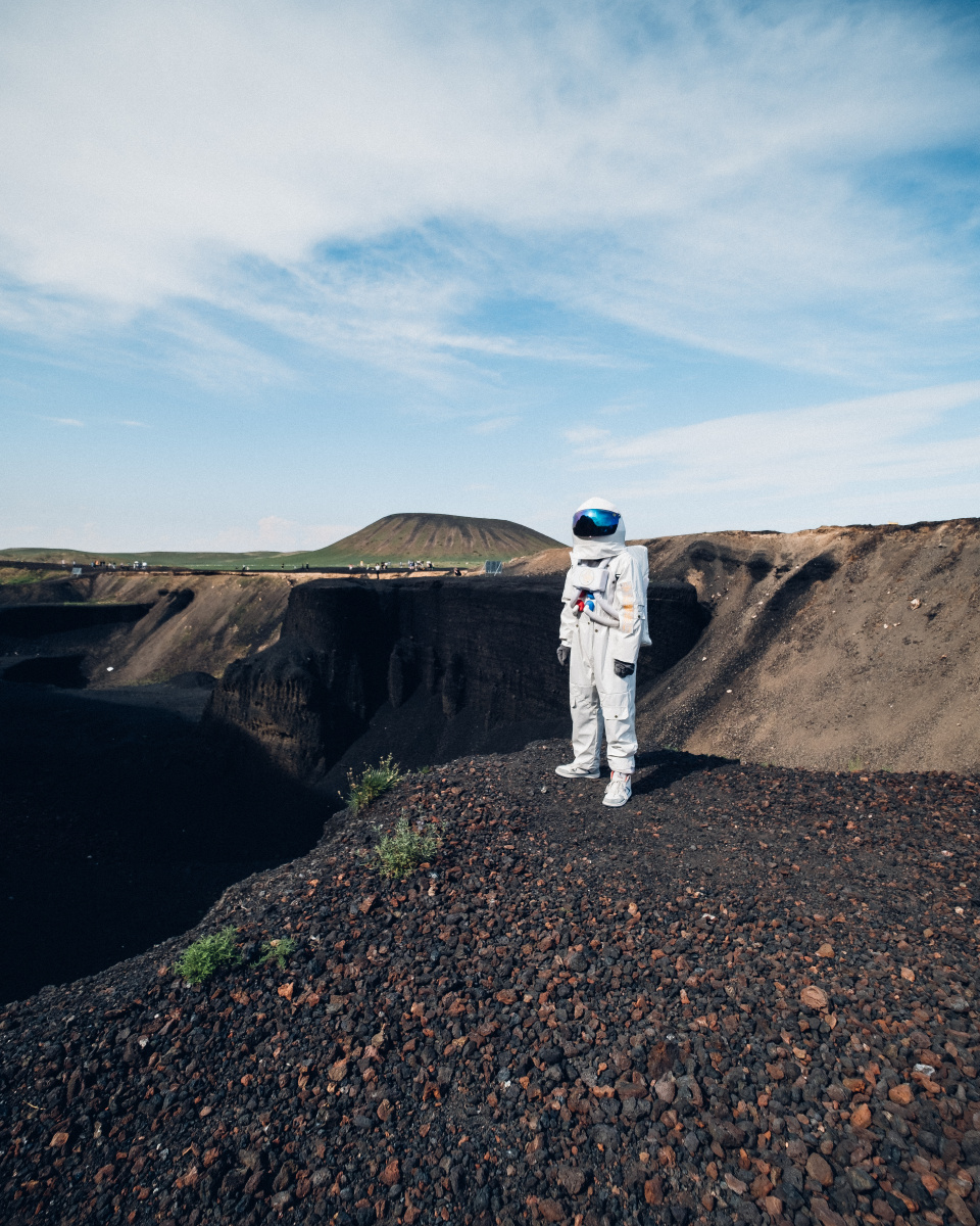 乌兰哈达火山宇航服