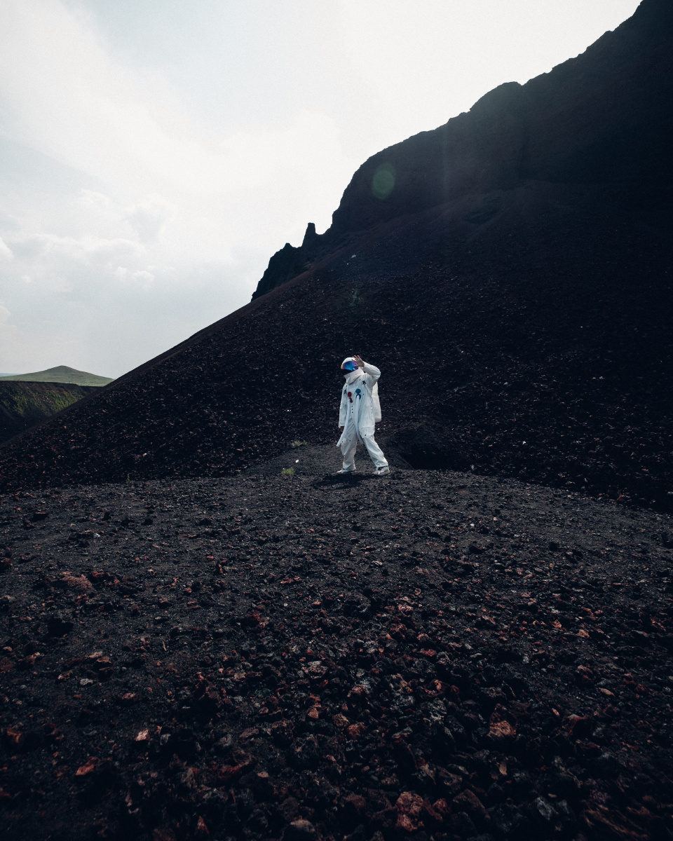 乌兰哈达火山宇航服