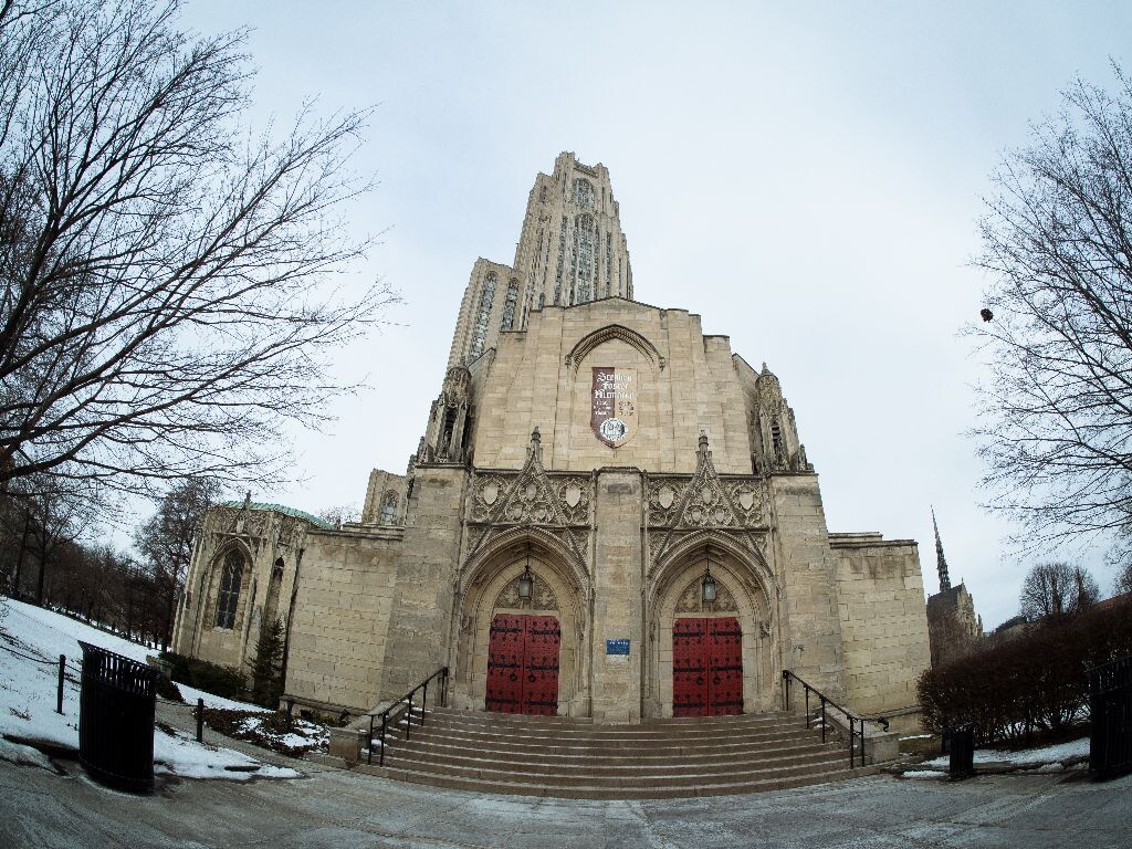 标志建筑Cathedral of Learning。是西半球第二高的教学大楼。第一在莫斯科。