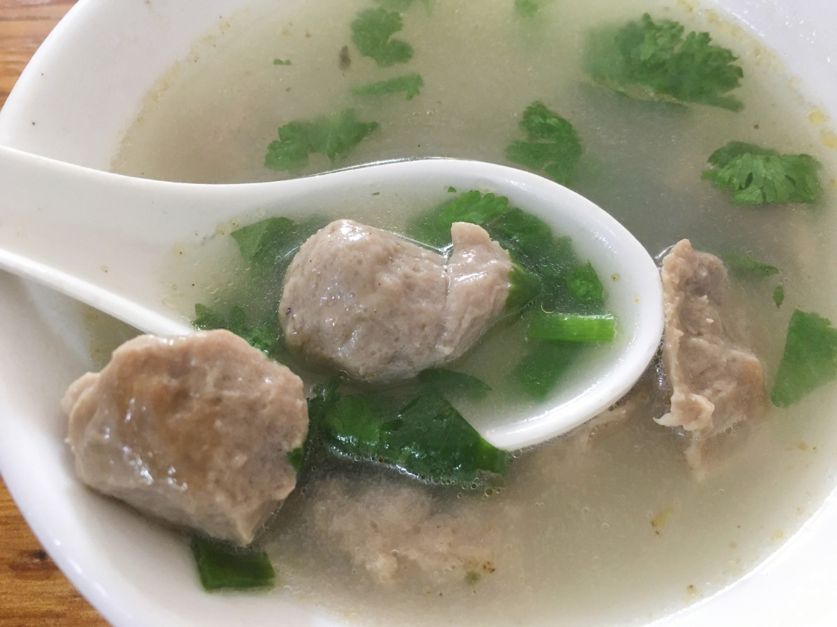 汕尾美食菜粿牛肉饼汤