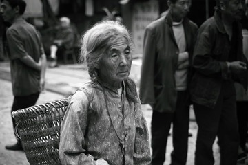 老大娘
