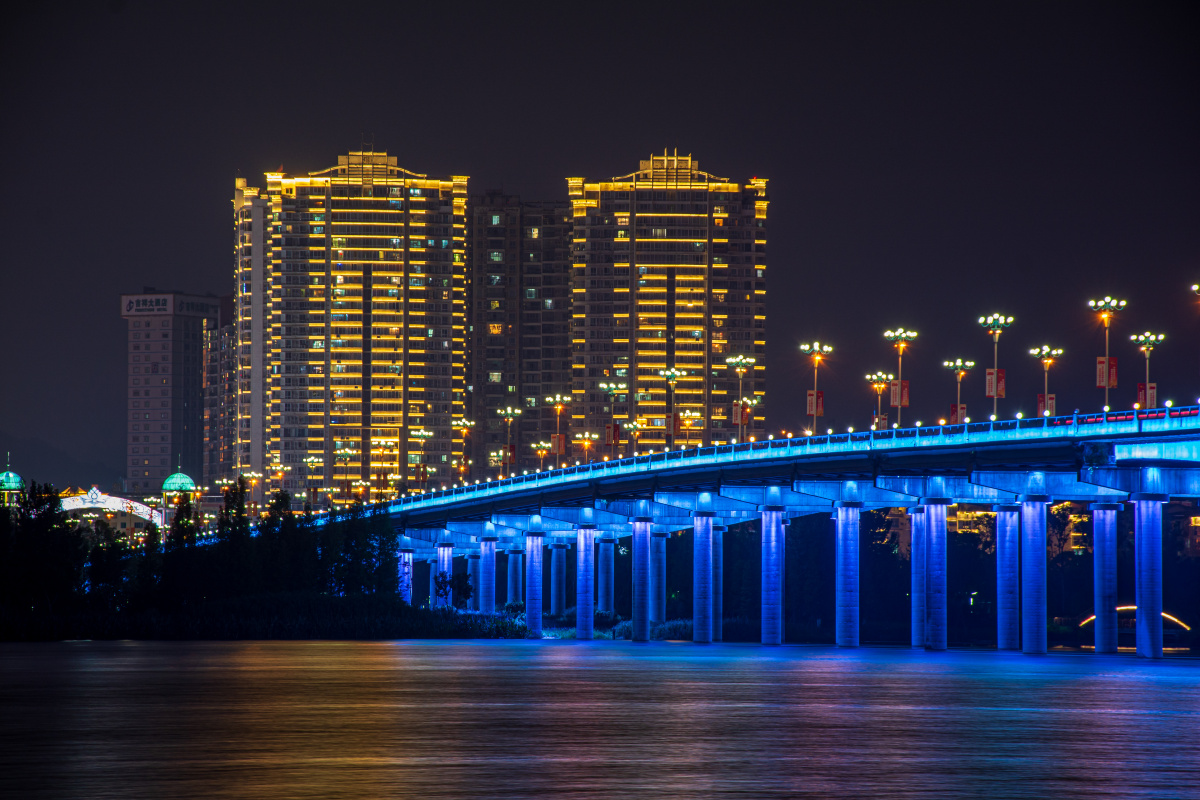 拍摄于家乡四川遂宁通德大桥即涪江三桥遂心遂意遂宁城