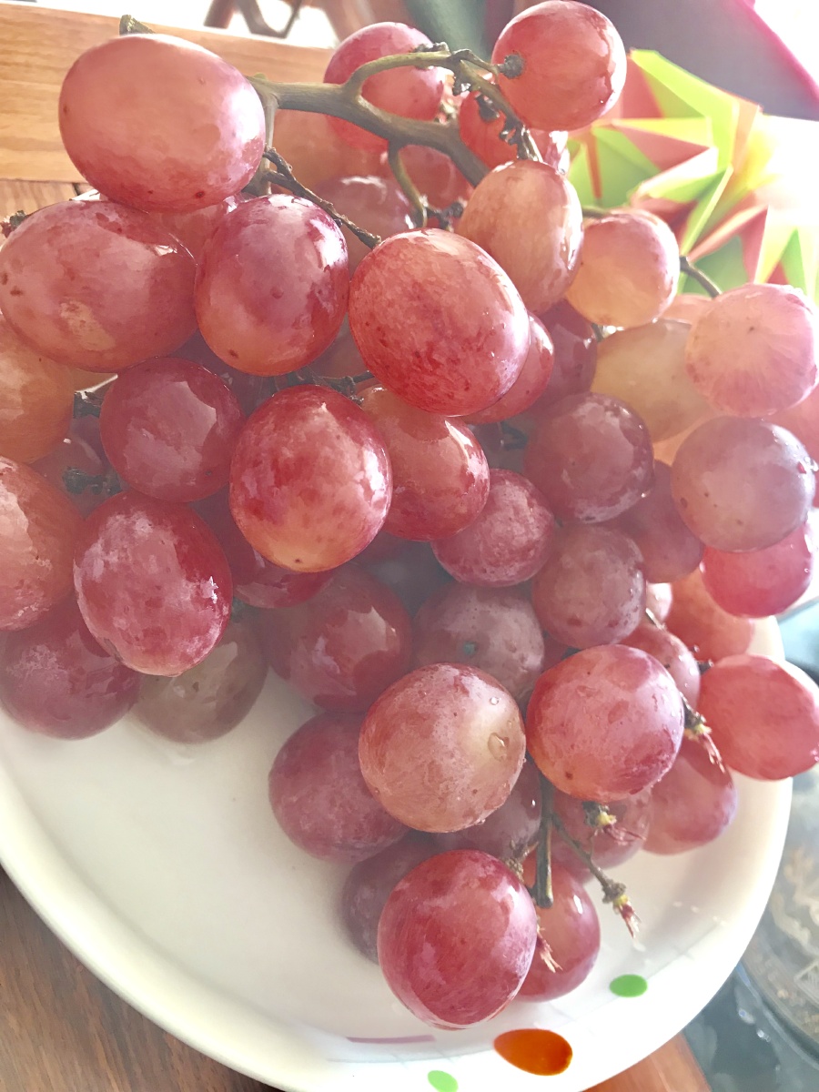 闺蜜给买的大提子,安慰一下旅游计划泡汤的我,我是被朋友圈