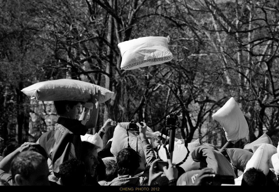 NYCPillowFight4<br />