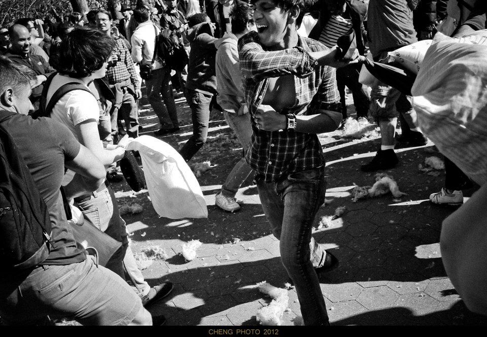 NYCPillowFight8<br />