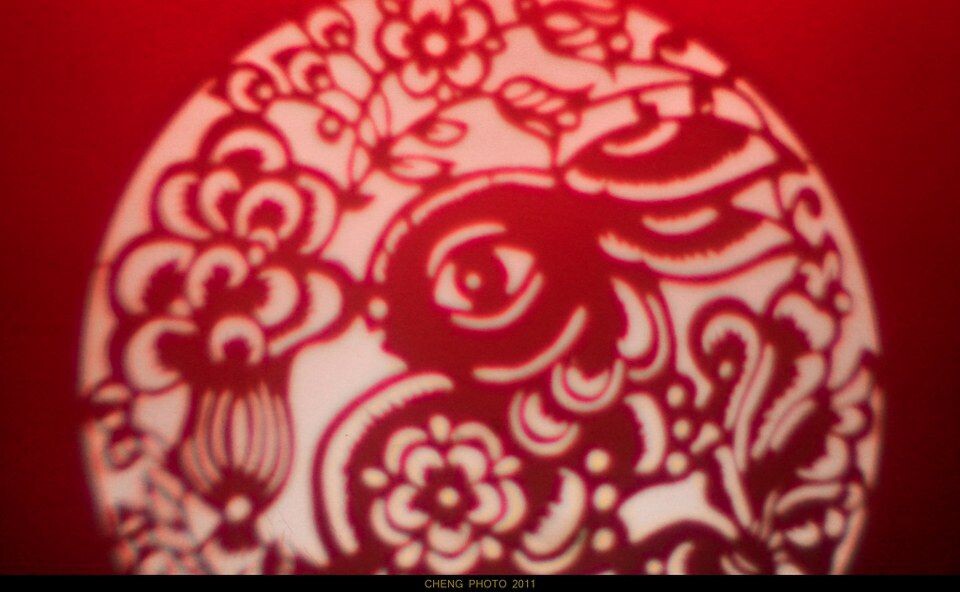 兔年大吉<br />
祝新春快乐 兔年吉祥！