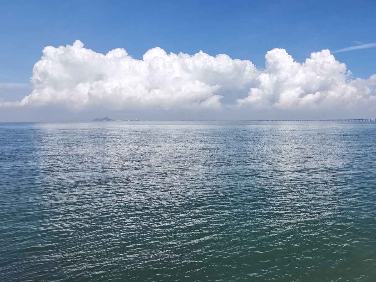 难忘这一片云和海