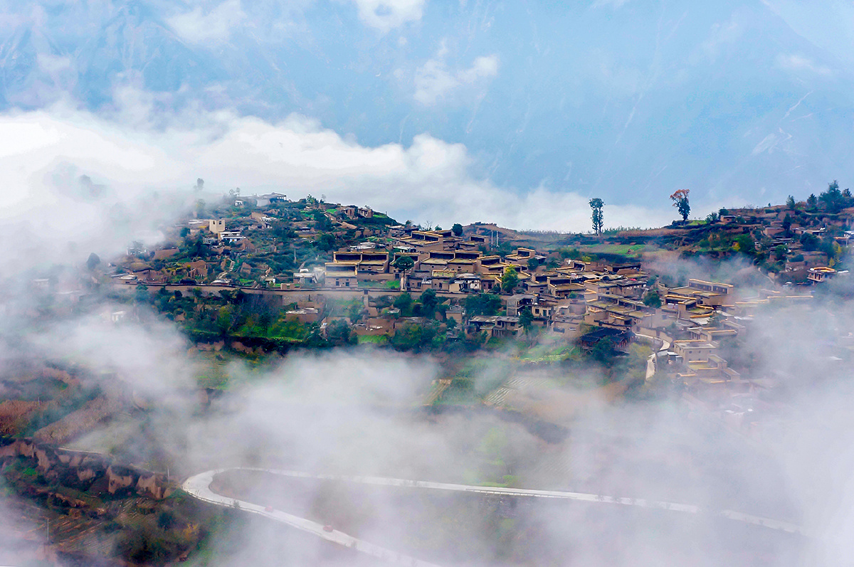 云顶上的山寨——萝卜寨