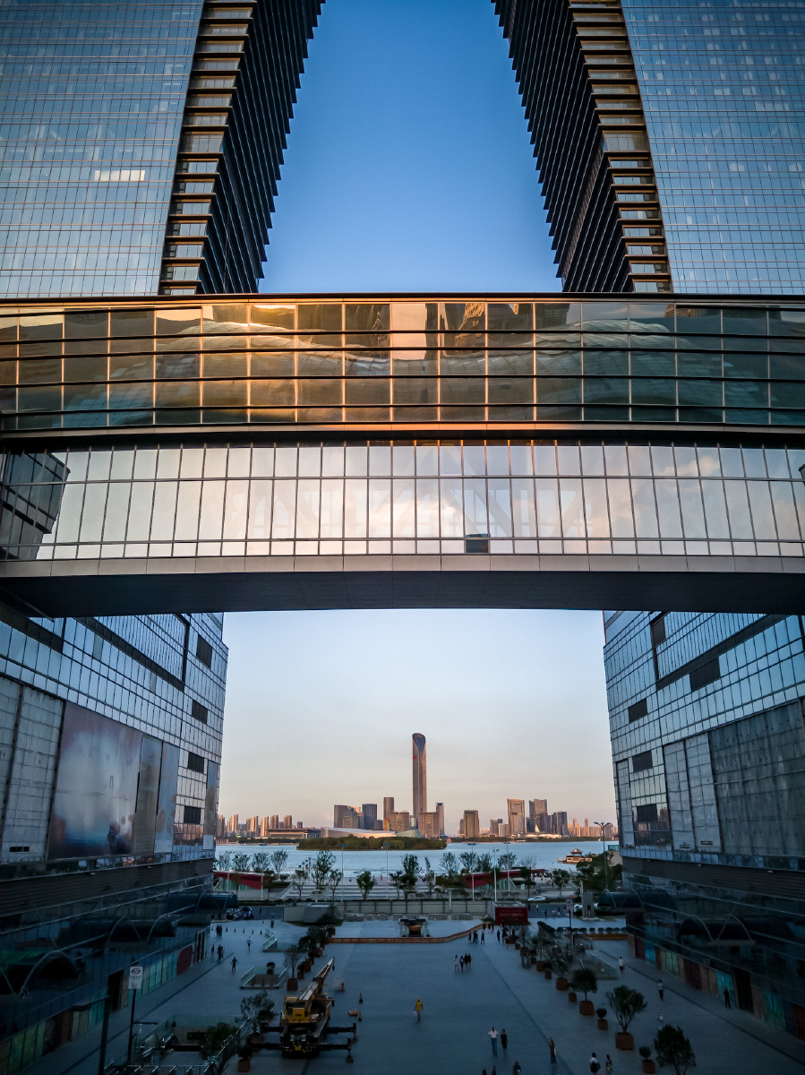 穿过东方之门眺望IFS