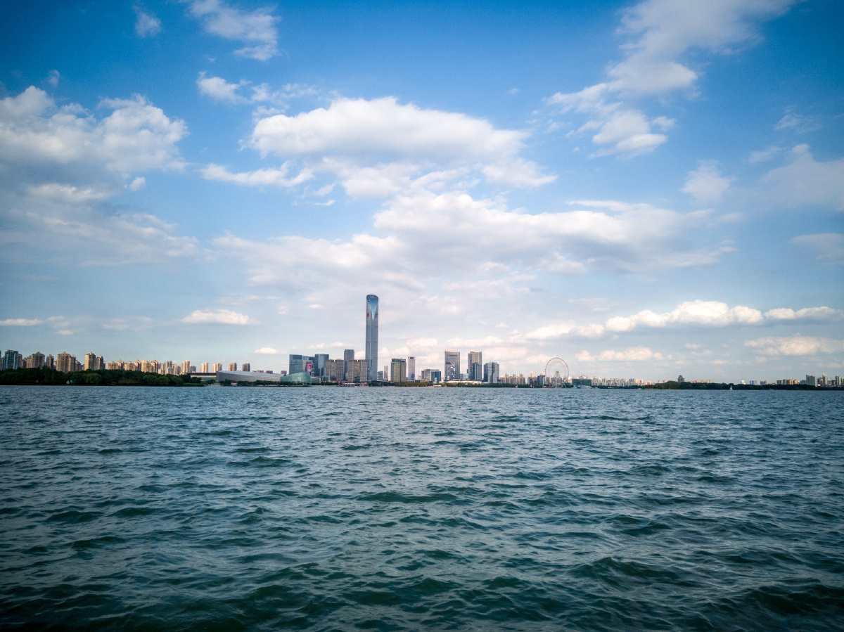 从金鸡湖眺望IFS