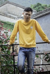 5756272