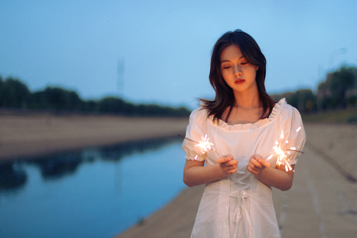 仙女棒夜景写真少女写真