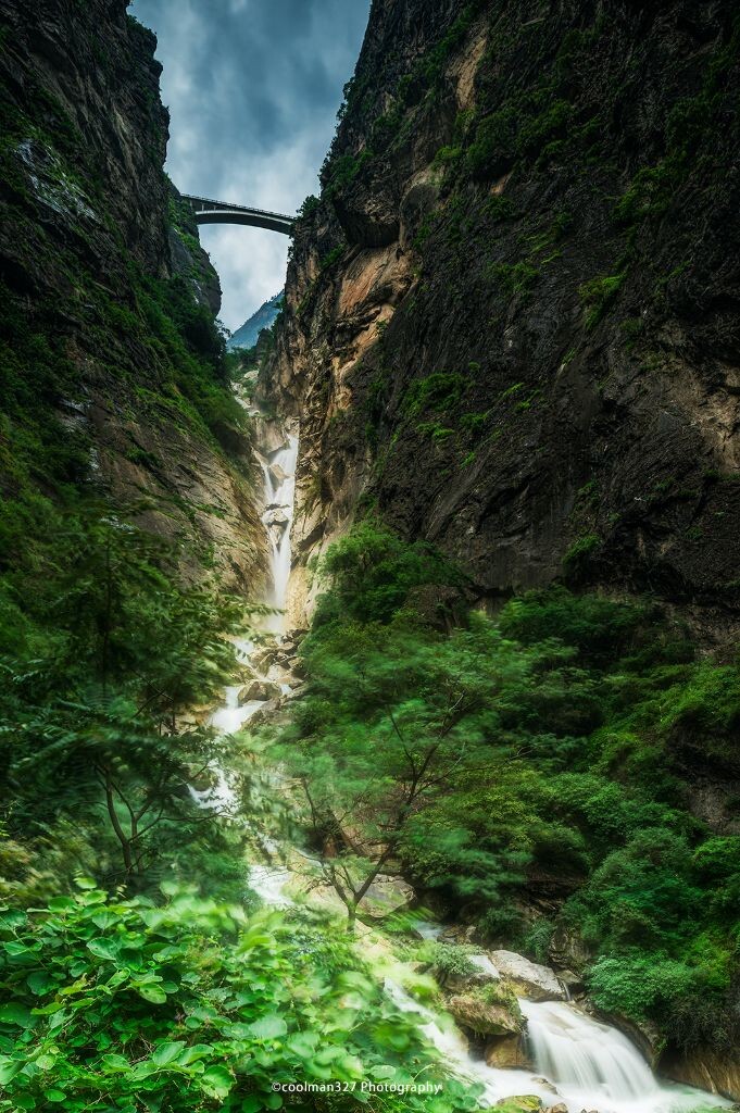 云南丽江虎跳峡