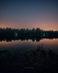 斑竹林湖面星空