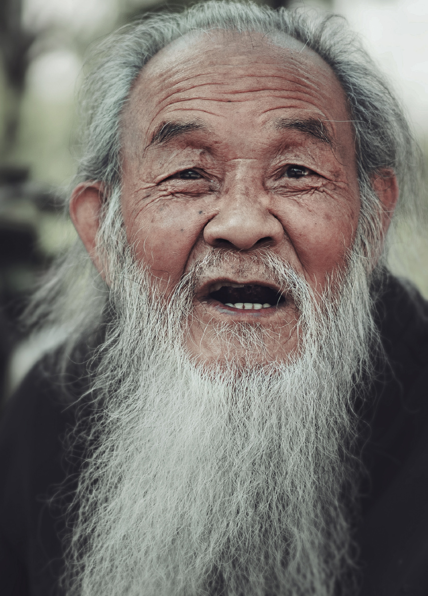 阳光下的老男孩