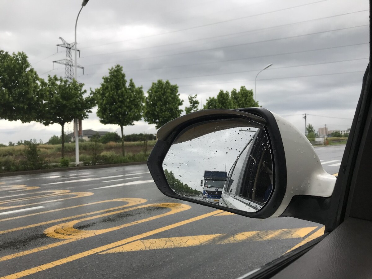 驾校考试赶上大暴雨
