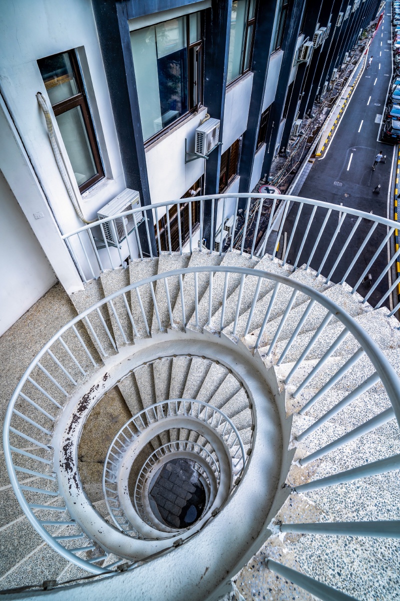 工业风螺旋楼梯