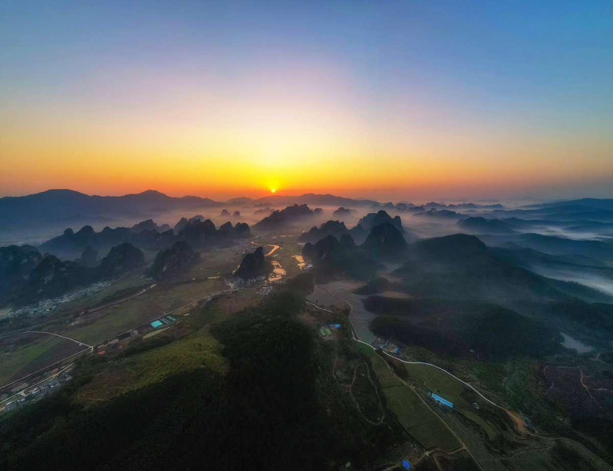 航拍英德仙境般早晨