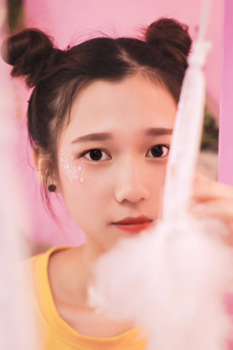 夏日是个元气满满的粉色少女
