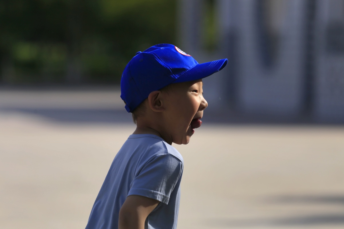 顽皮的小孩儿