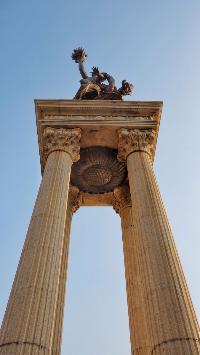 天津风光建筑天津大光明桥雕塑