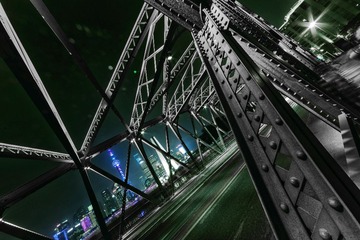 256