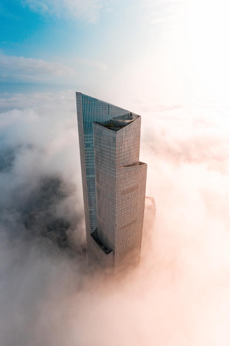 广州周大福金融中心平流雾