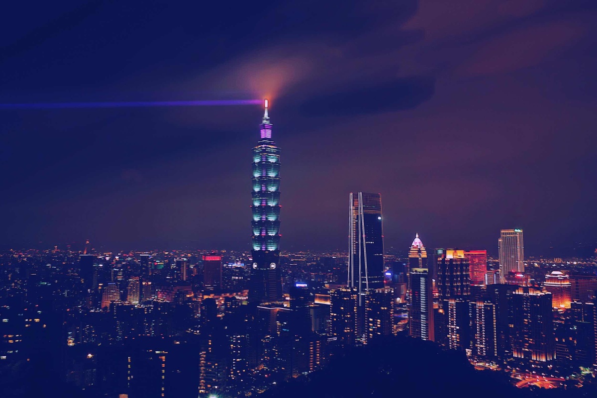 在台北象山远眺台北101