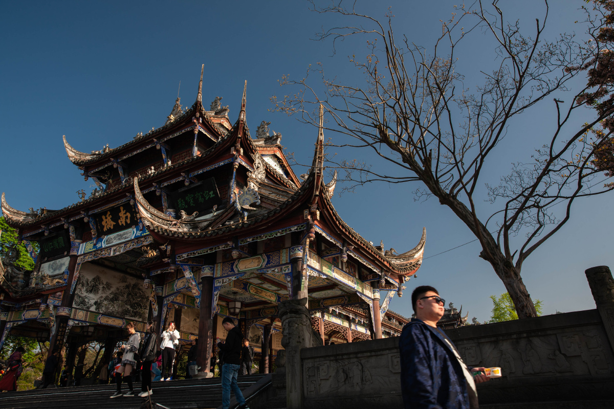 成都都江堰景区门口