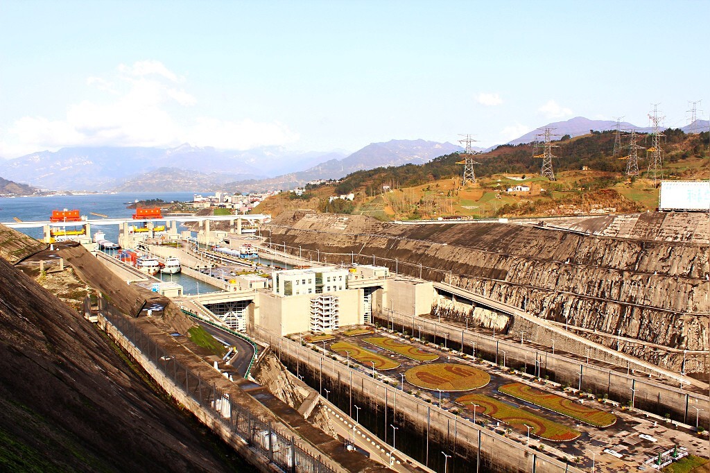 长江三峡过船水闸