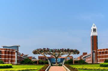 东北师范大学校内建筑景观 (16)
