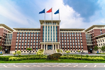 吉林大学校内建筑景观 (1)