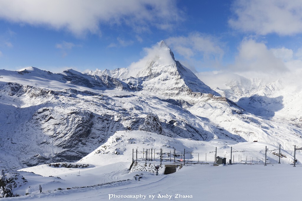 11月,今年第三次来瞻仰马特洪峰,瑞士最爱的雪山。<br />
Zermatt,Switzerland