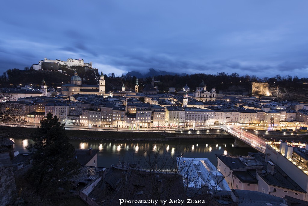 12月,萨尔斯堡的夜景,莫扎特音乐相伴。<br />
Salzburg, Austria