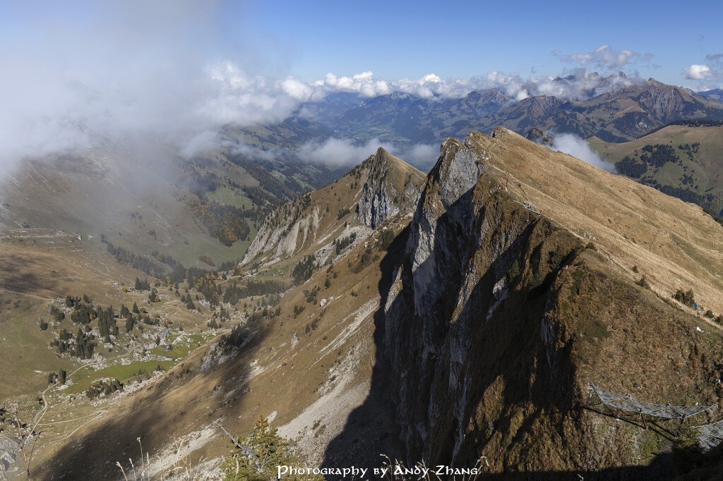 10月,徒步7个小时上下,今年最虐的一次。<br />
Rochers-de-naya,Switzerland