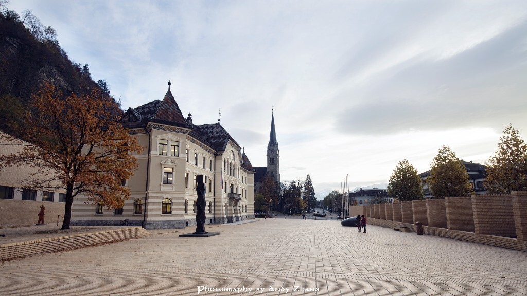 11月,迷你国家的迷你景观<br />
Vaduz,Liechtenstein