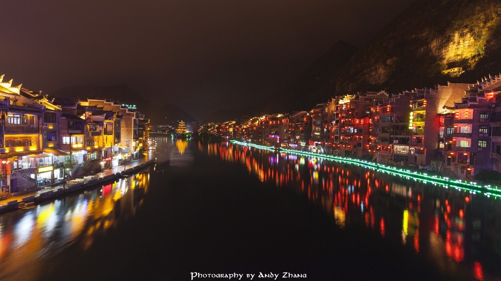 3月,万家灯火的镇远<br />
Guizhou,China