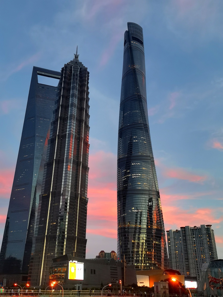 上海东方明珠广场美景醉人2021年9月25日上海东方明珠广场美景醉人