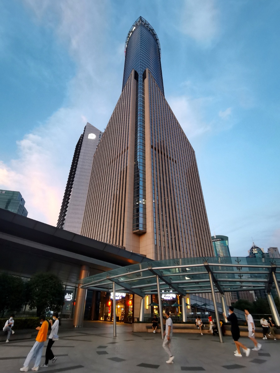 上海东方明珠广场美景醉人2021年9月25日上海东方明珠广场美景醉人