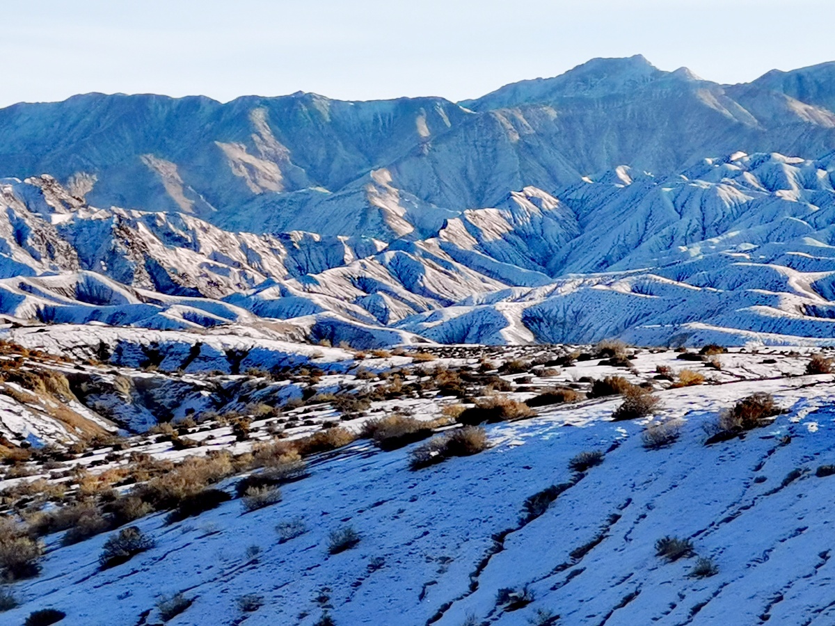 阿尔金山银装素裹雪景如画2020年12月9日新疆巴州若羌县境内的阿尔金
