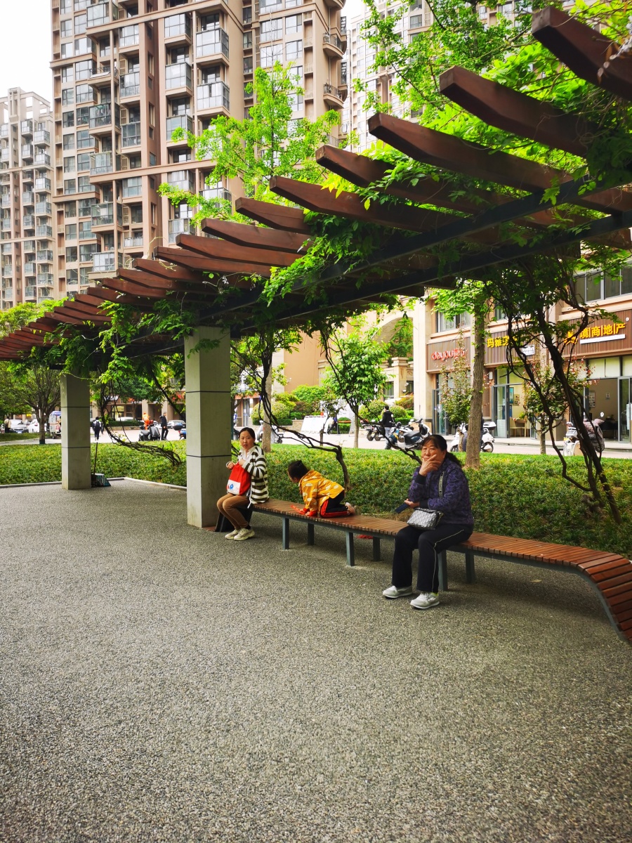 西安晨曦美如画拍摄于陕西西安市曲江街道一瞥