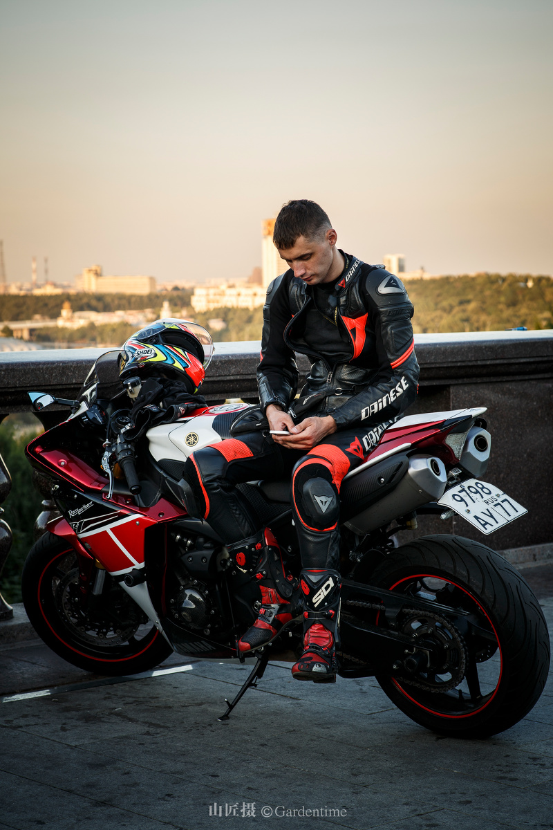 遭遇俄罗斯摩托党