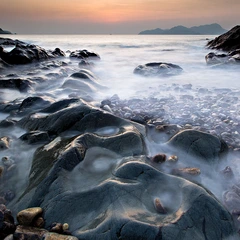 东冲美丽的石头